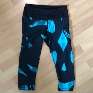 Lululemon Women’s 3/4 Cropped Leggings